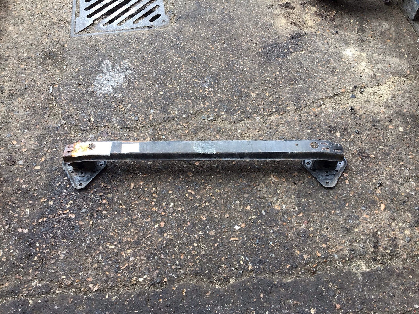 TOYOTA YARIS MK2 REAR SUPPORT BAR CRASH BAR 2007 20110