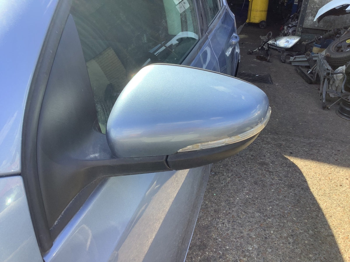 VOLKSWAGEN GOLF MK6 PASSENGER'S SIDE MIRROR SHARK BLUE LA5Q  2009 20121