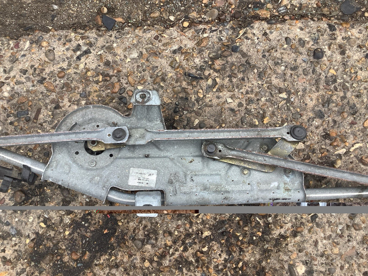 SEAT ALHAMBRA WIPER MOTOR AND LINKAGE 0390241803 2014 20218