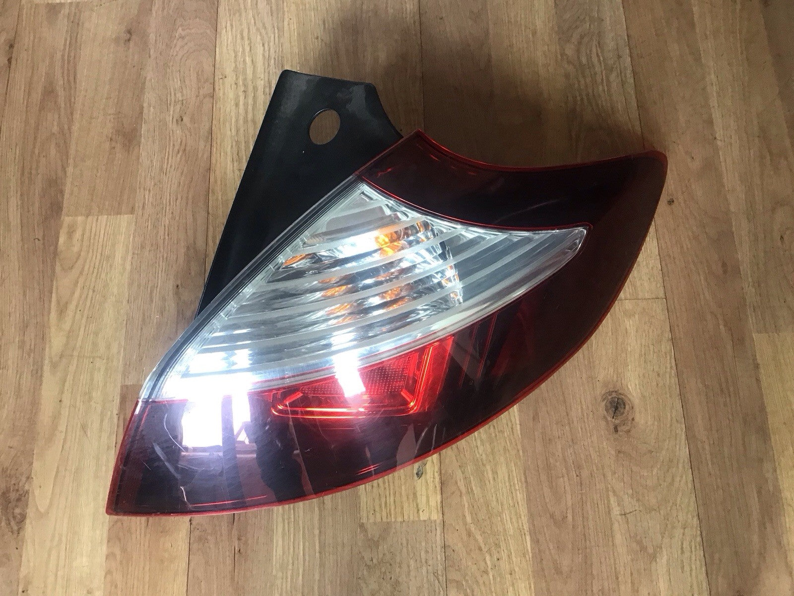 RENAULT MEGANE REAR LIGHT DRIVER'S SIDE O/S 265501650R 2008 20151