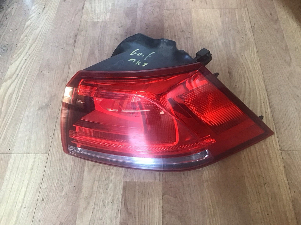 VOLKSWAGEN GOLF MK7 DRIVER'S SIDE O/S OUTER REAR LIGHT 2013 20182