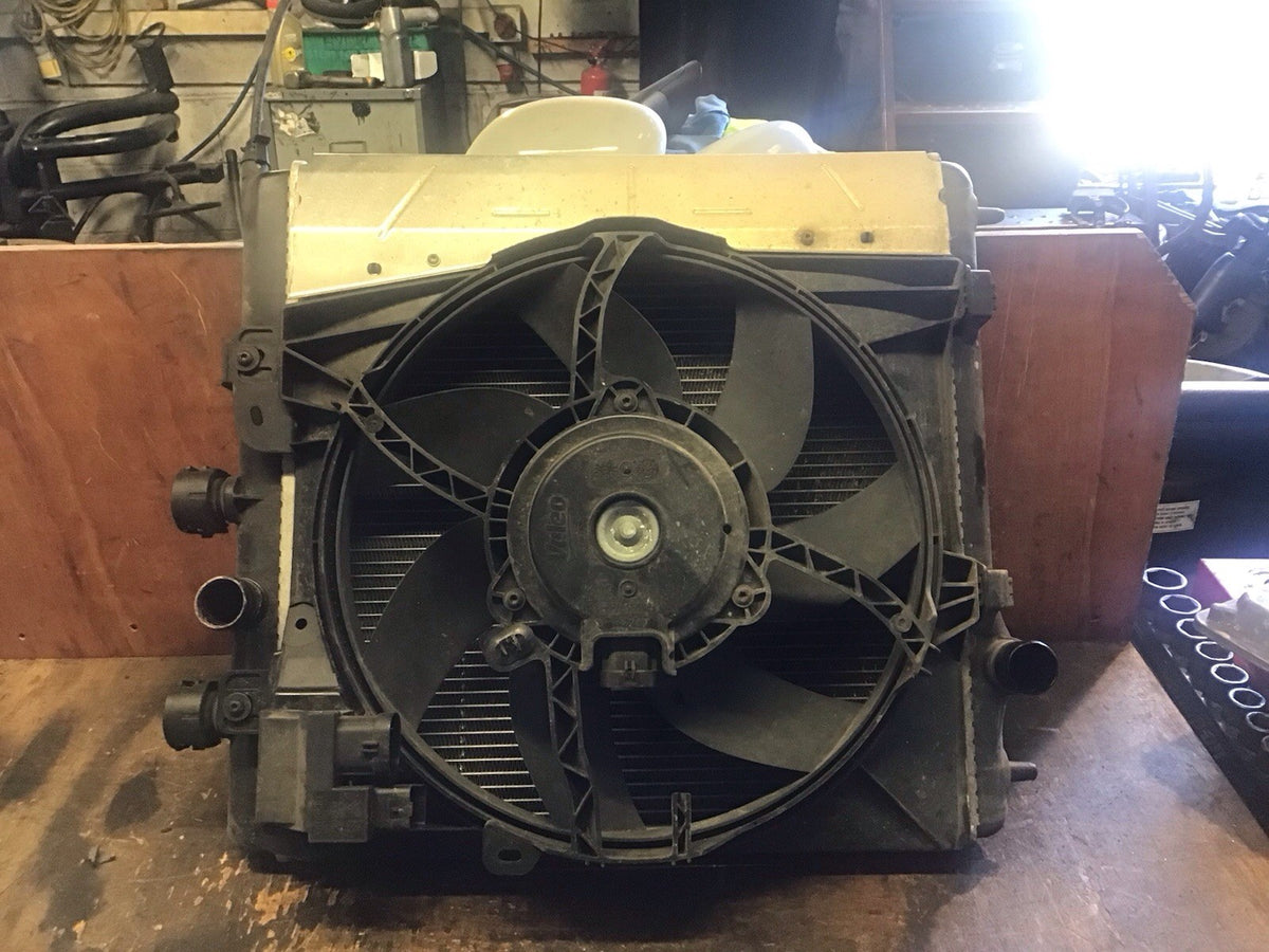 CITROEN DS3 1.2 1.4 1.6 RADIATOR FAN COWLING RADIATOR PACK 884260000 2010 20141