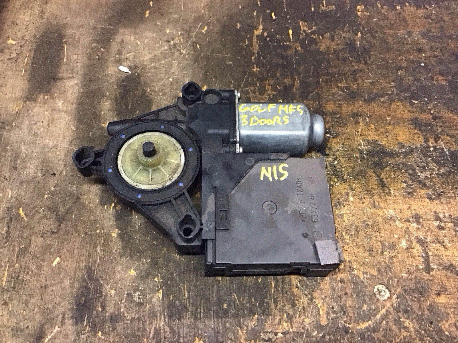 VOLKSWAGEN GOLF MK5 PASSENGERS FRONT WINDOW MOTOR REGULATOR 1K0959702K 05 20081