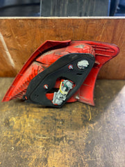 TOYOTA YARIS MK2 PASSENGER'S SIDE N/S REAR LIGHT 2006 201110