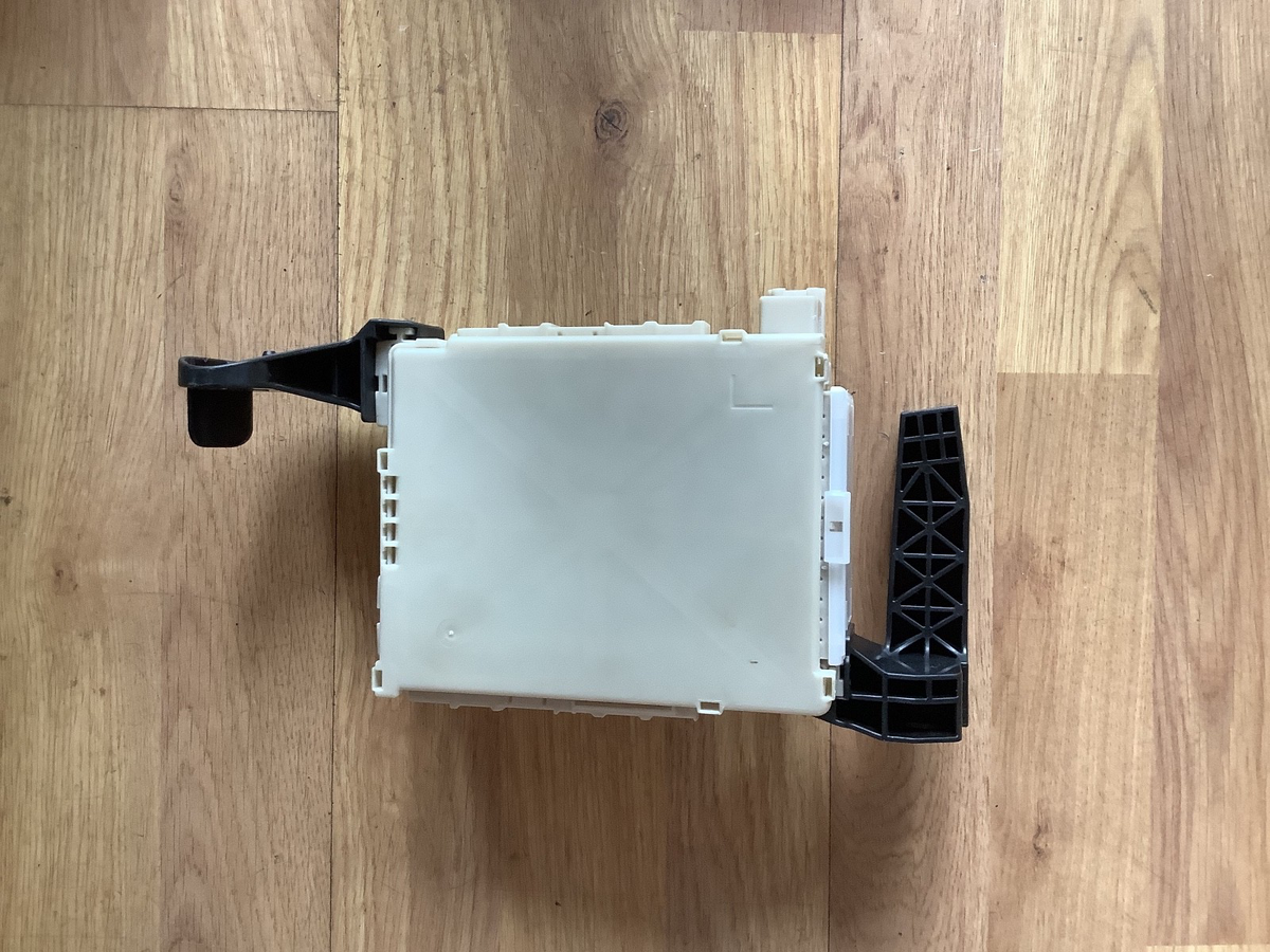 TOYOTA AYGO PEUGEOT 108 CITROEN C1 FUSE BOX BCM 82730 0H030 A 2015 20224