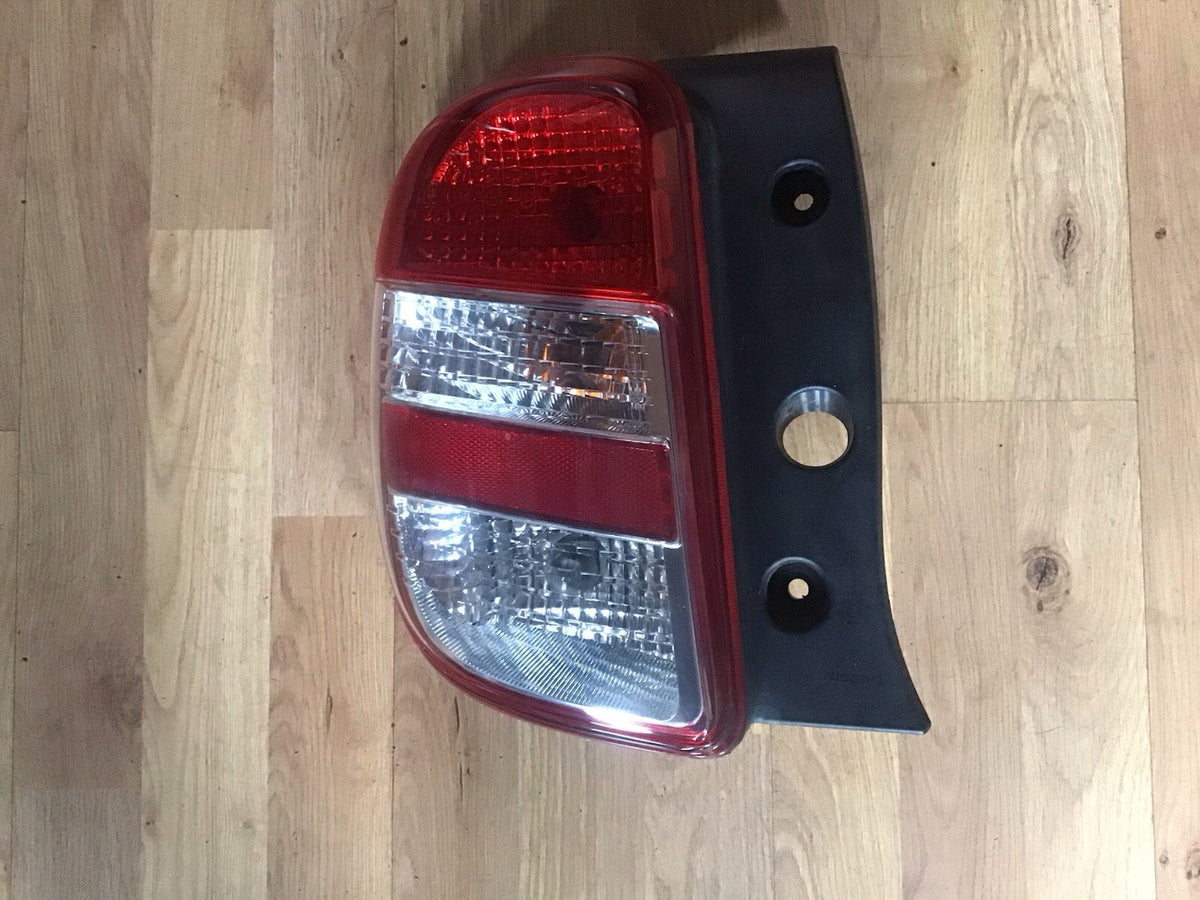 NISSAN MICRA K13 PASSENGER SIDE N/S REAR LIGHT 89050365 2010 20132