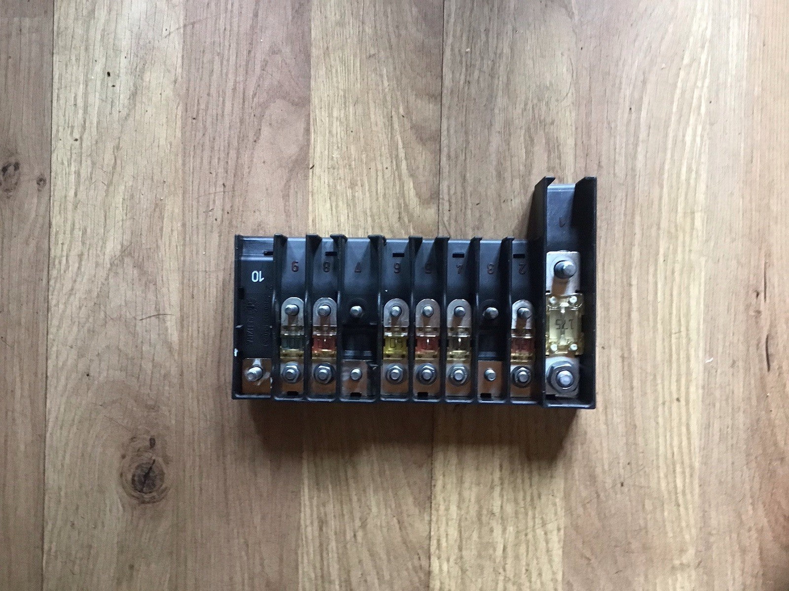 VOLKSWAGEN TRANSPORTER T5 2.5 DIESEL FUSE BOX 7H6970187FD 2003 20091