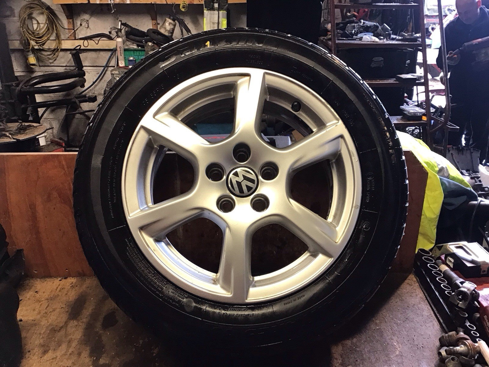 VOLKSWAGEN POLO 6R  ALLOY WHEEL 15" 6R0601025C  TYRE 195X55X15 2009 20171