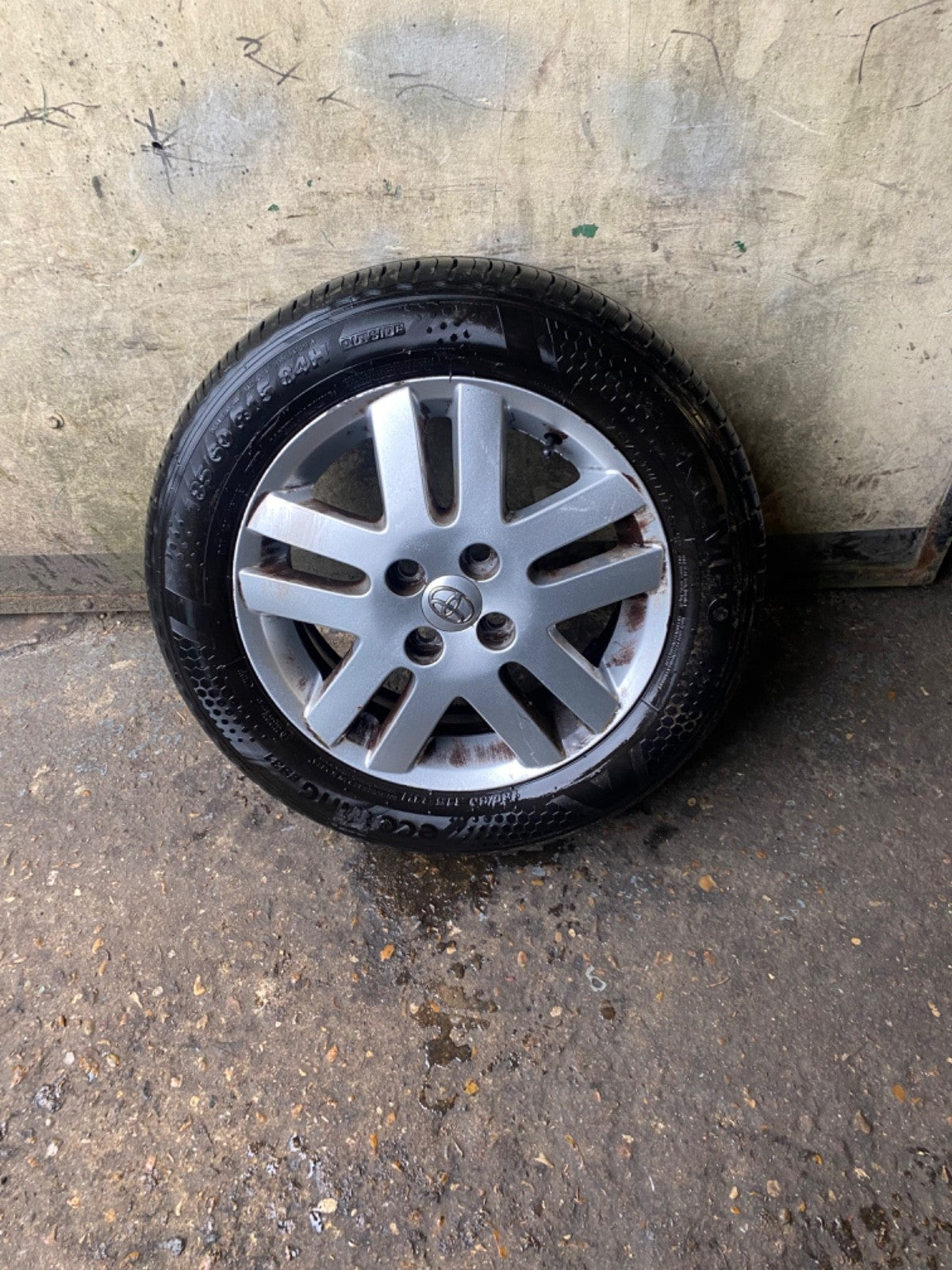 TOYOTA YARIS MK2 ALLOY WHEEL 15'' PZ406 B0675 ZC WITH TYRE 185X60X15 2006 20111