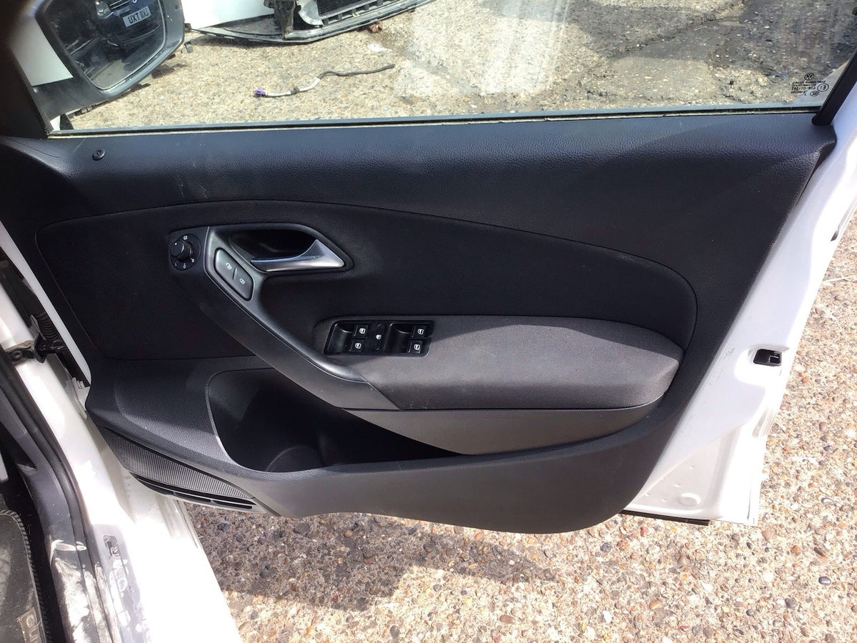 VOLKSWAGEN POLO 6R DRIVER'S SIDE O/S FRONT DOOR CANDY WHITE LB9A 2009 20173