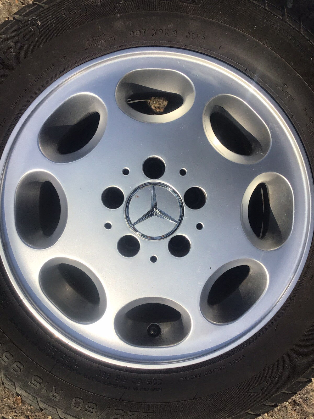 MERCEDES S CLASS W126 ALLOY WHEEL 15'' TYRE 8 HOLE 225X60X15 1980 19913