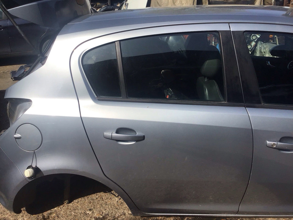 VAUXHALL CORSA D DRIVERS SIDE O/S REAR DOOR IN SILVER LAKE 5 DOOR 2006 20142