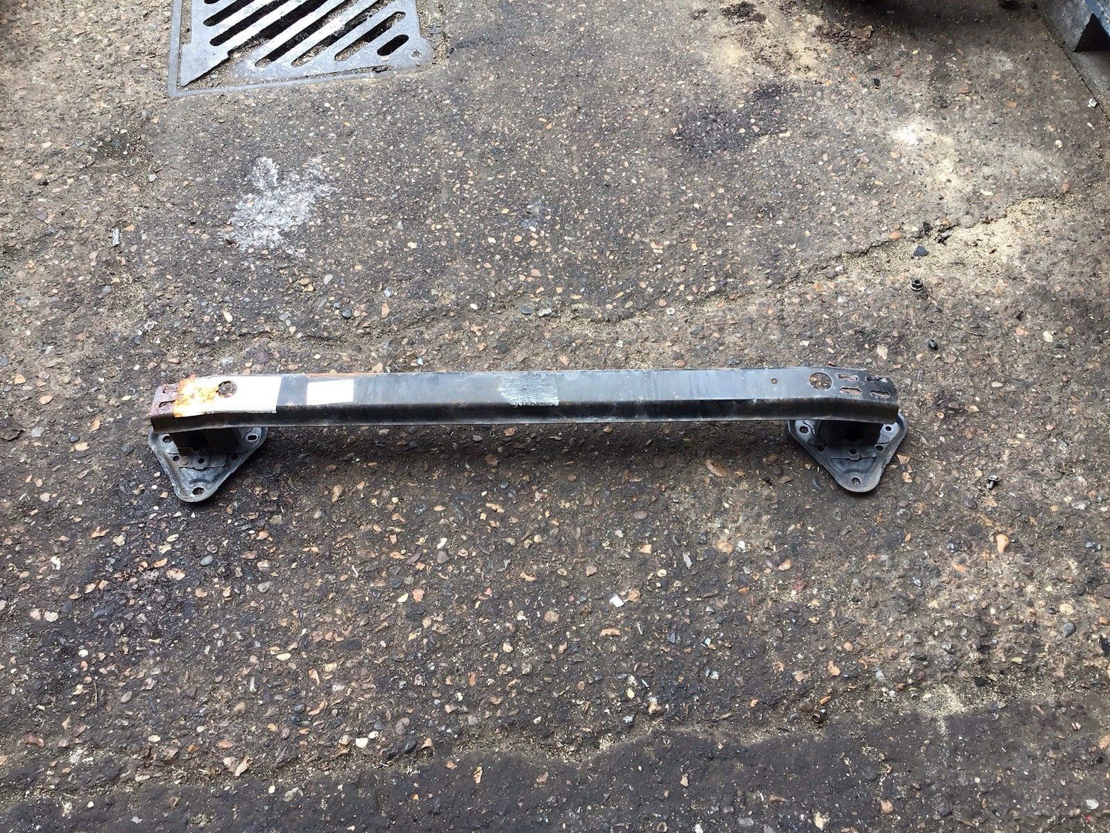 TOYOTA YARIS MK2 REAR SUPPORT BAR CRASH BAR 2007 20111