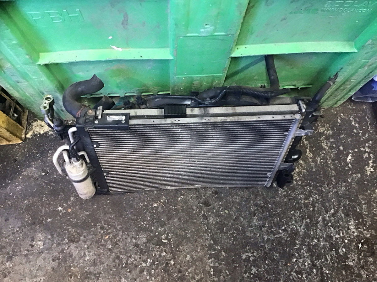 VAUXHALL CORSA C 1.0L  PETROL RADIATOR FAN COWLING 13189080 2001 200610