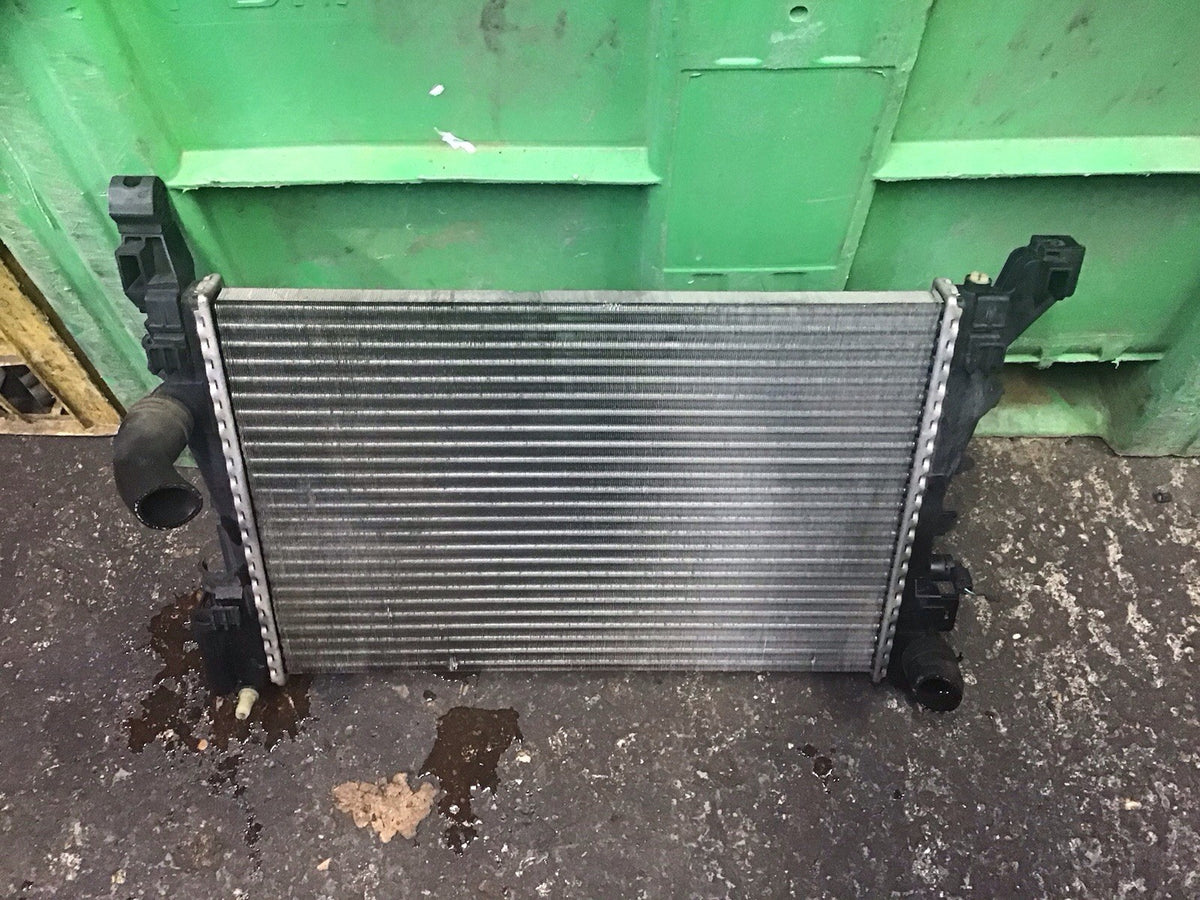 VAUXHALL CORSA E ENGINE COOLING RADIATOR 2014 2019  133998701