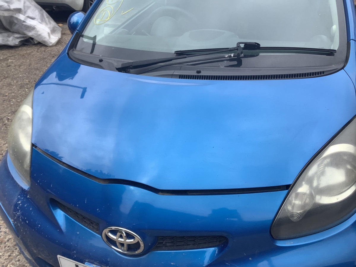 TOYOTA AYGO BONNET ELECTRA BLUE CODE 8U7 2005 20144