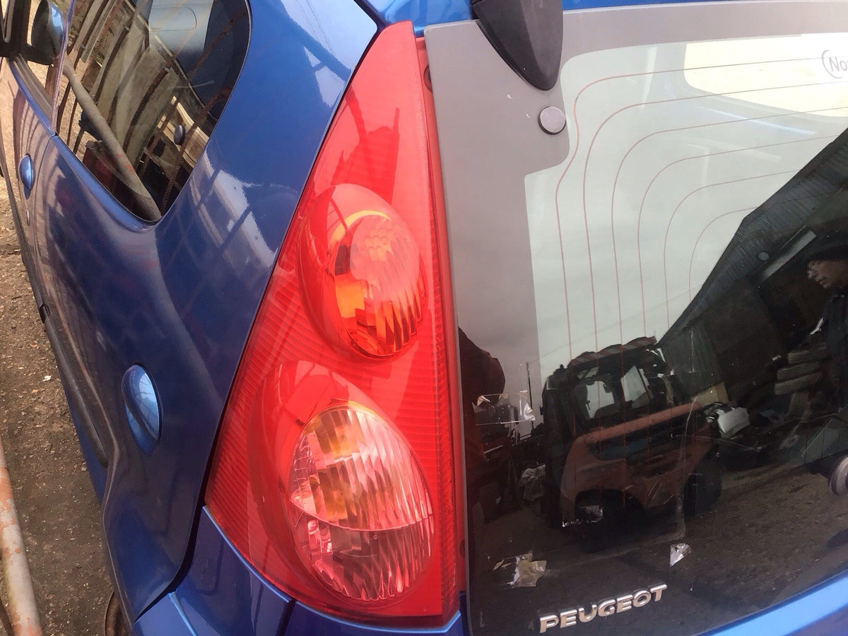 PEUGEOT 107 PASSENGER'S SIDE N/S REAR LIGHT 2005 20123