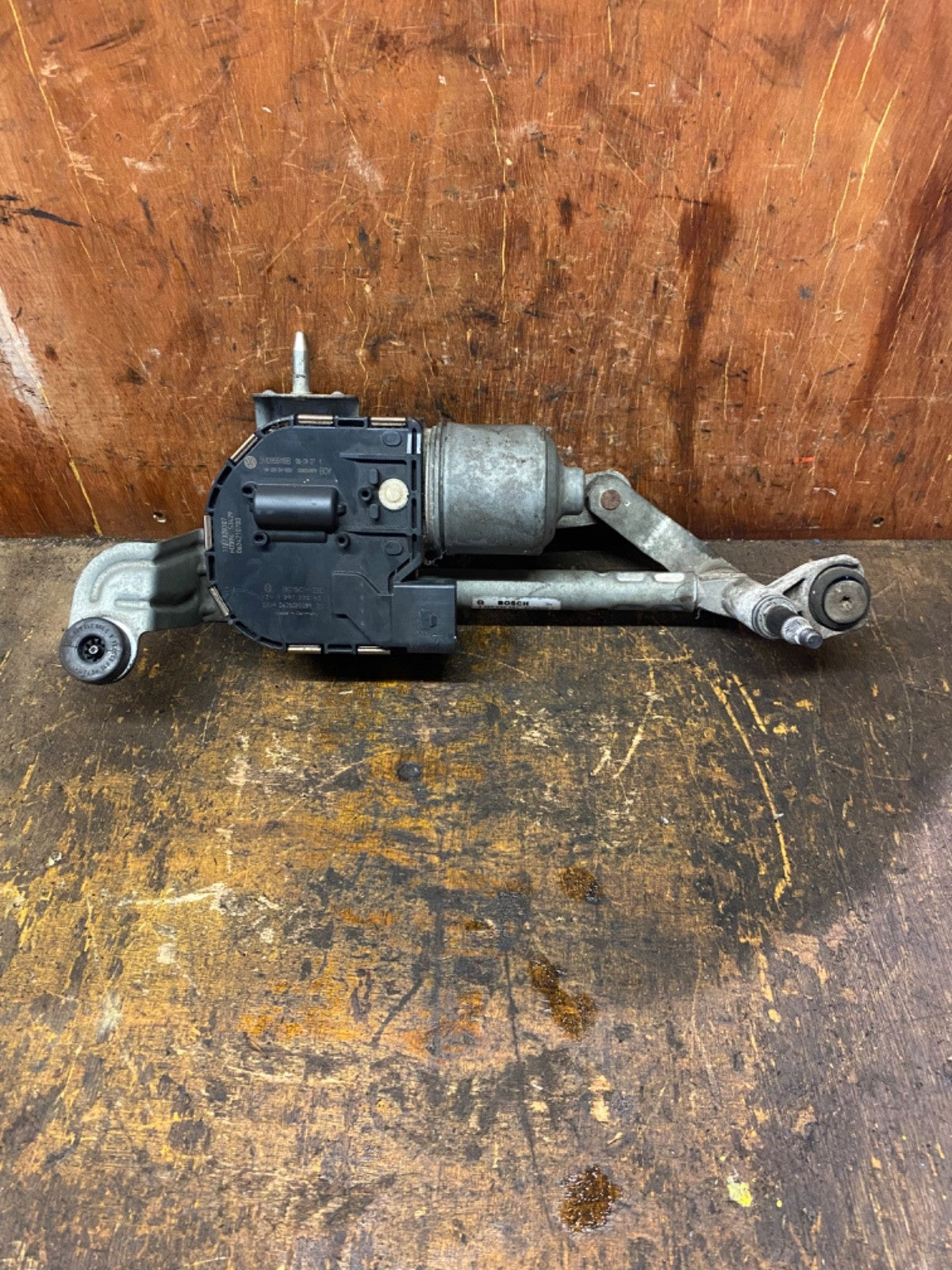VOLKSWAGEN GOLF PLUS LEFT FRONT WIPER MOTOR 339020881  2005 20105