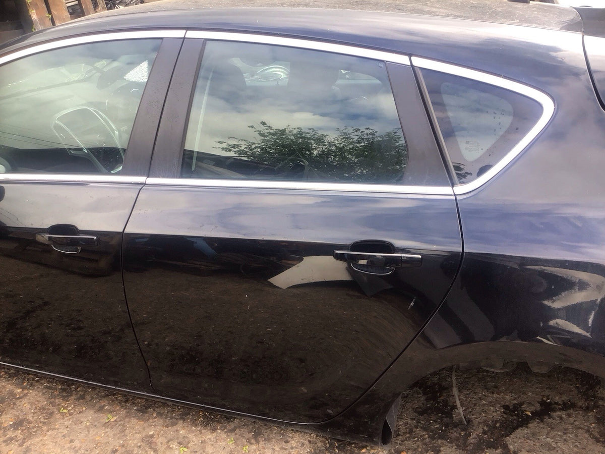 VAUXHALL ASTRA J PASSENGER SIDE N/S REAR DOOR  CARBON FLASH BLACK Z22C 2010 20155