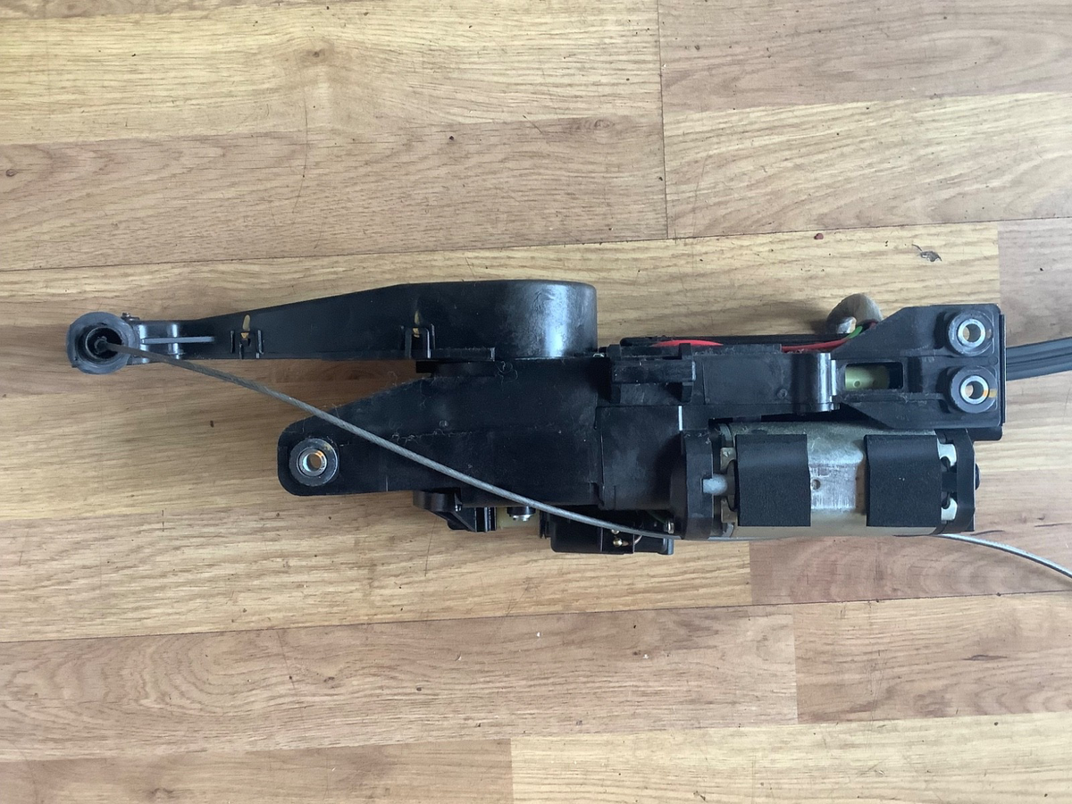 VOLKSWAGEN SHARAN MK2 PASSENGERS SIDE SLIDING REAR DOOR MOTOR 7N0959244 10 20235