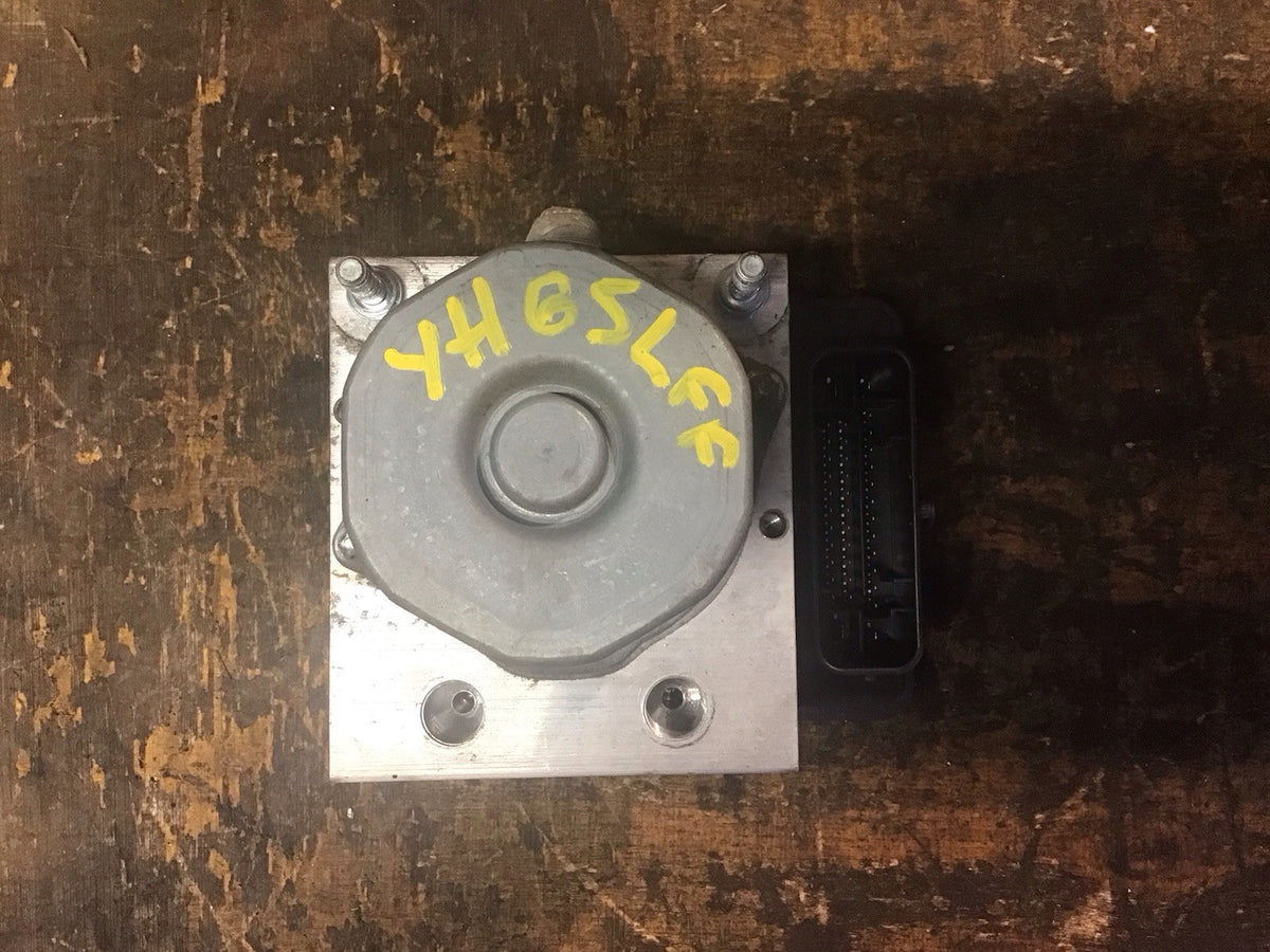 VAUXHALL CORSA E ABS PUMP 39002554 AYF 2015 20194