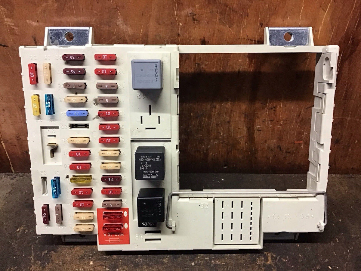 MAN TGX TGS FUSE BOX 81.25444.6074 EURO 6 2015 20206