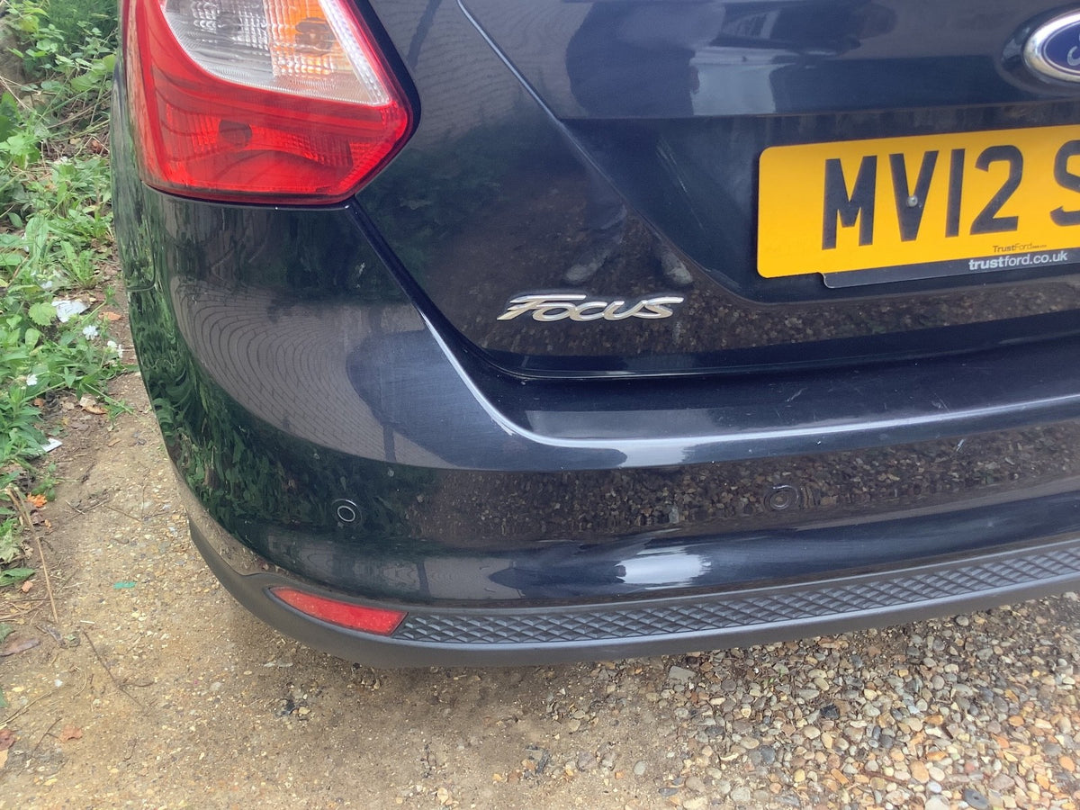 FORD FOCUS MK3 REAR BUMPER PANTHER BLACK  METALLIC HATCHBACK 2011 20184