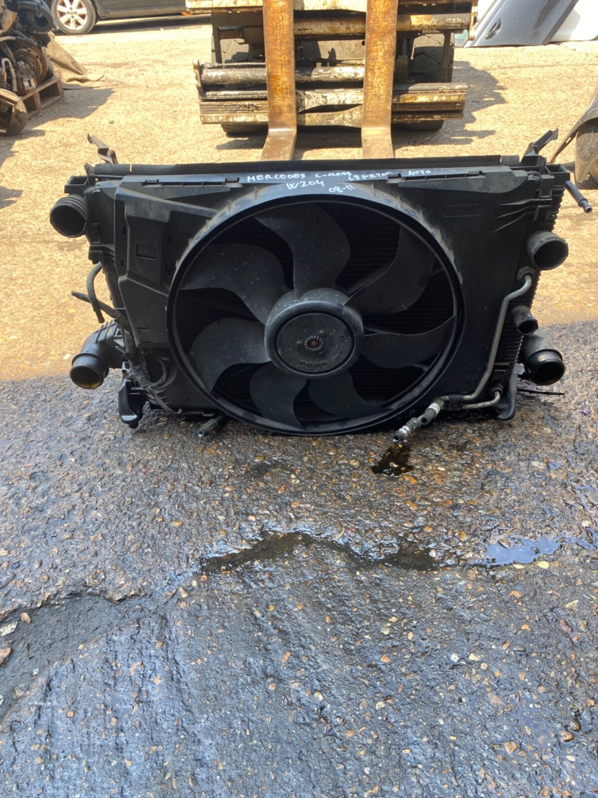MERCEDES C CLASS W204 1.8 COMPRESSOR  AUTOMATIC RADIATOR FAN COWLING 2008 201310