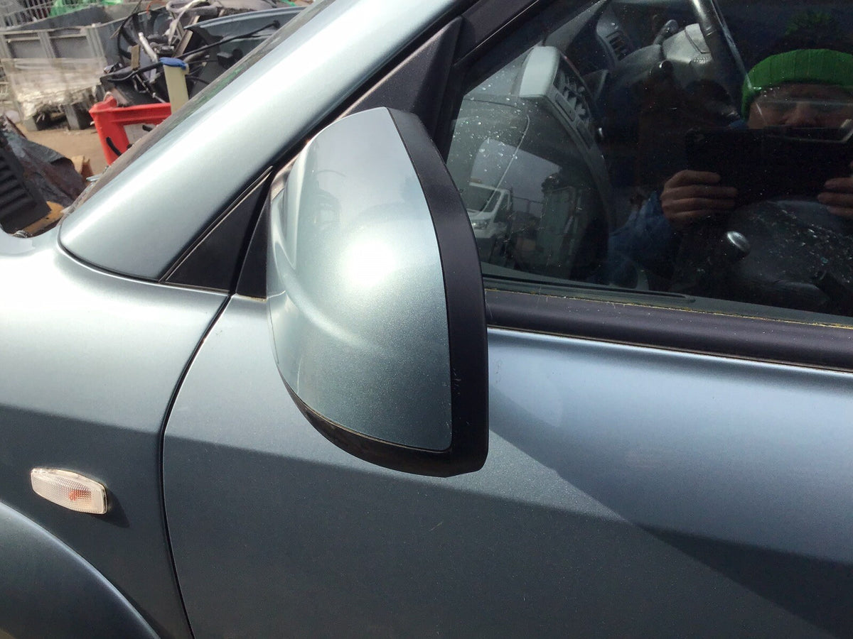 HYUNDAI TUCSON PASSENGER SIDE N/S DOOR MIRROR AQUA SILVER METALLIC BU 2005 20106