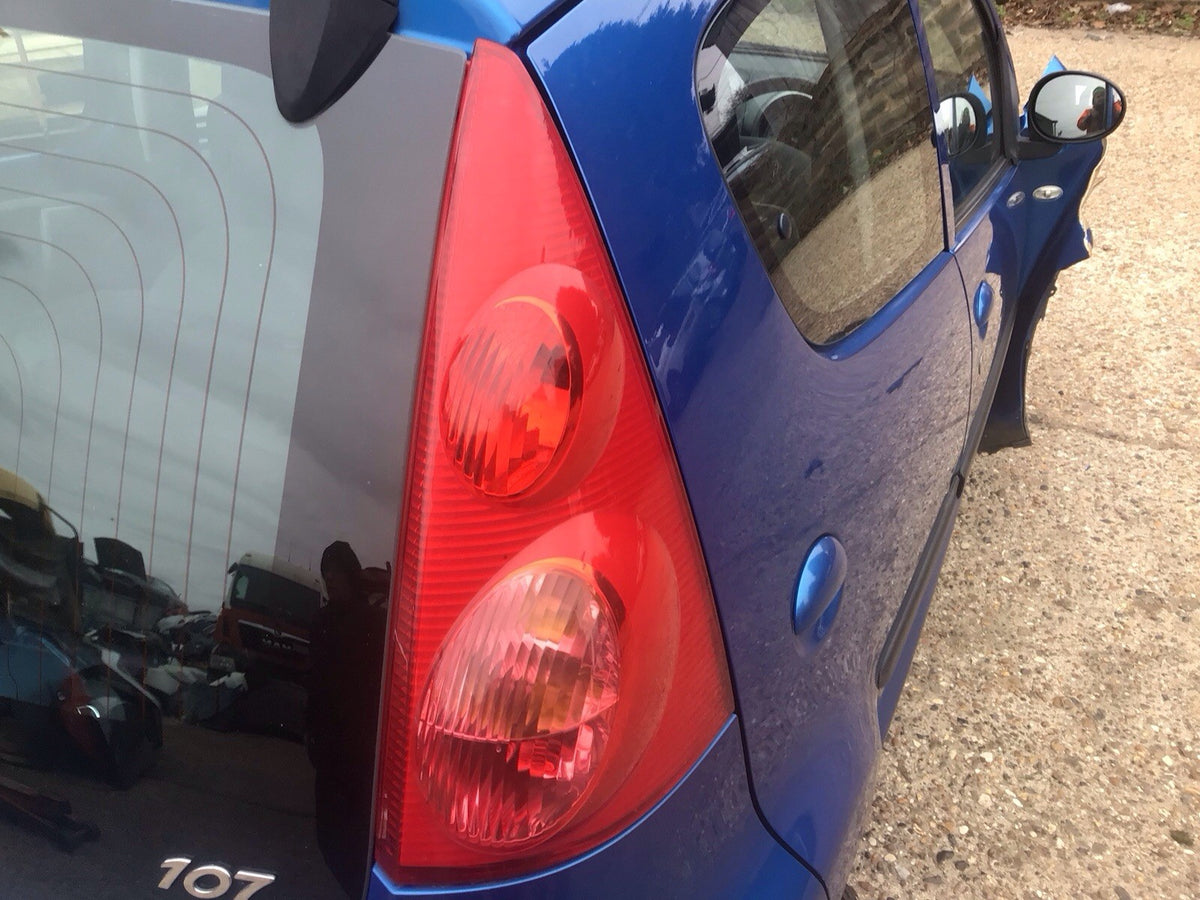PEUGEOT 107 DRIVER'S SIDE O/S REAR LIGHT 2005 20122