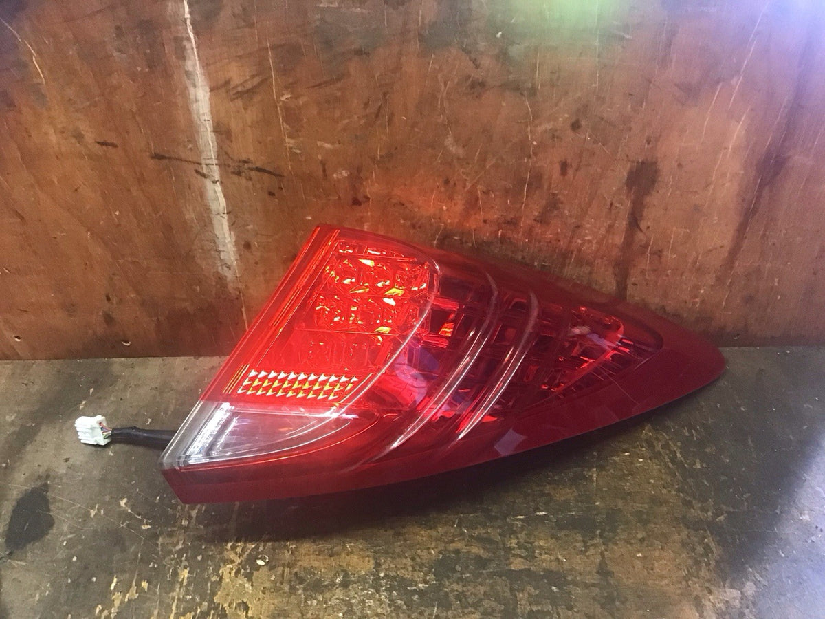 HONDA CIVIC MK9 DRIVER'S SIDE O/S REAR LIGHT FR26260262 2012 20171