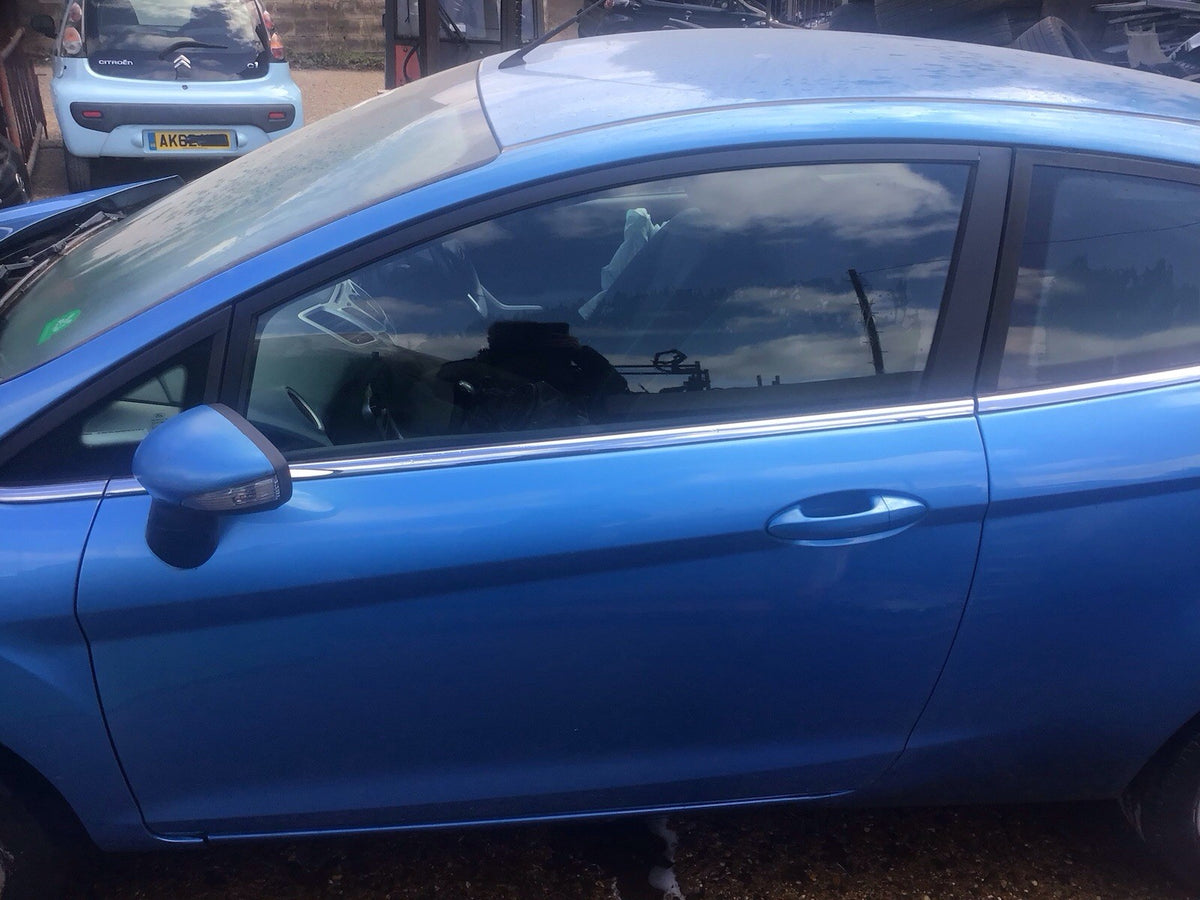FORD FIESTA MK7 PASSENGERS SIDE N/S FRONT DOOR VISION BLUE METTALLIC 3 DOOR 8 171