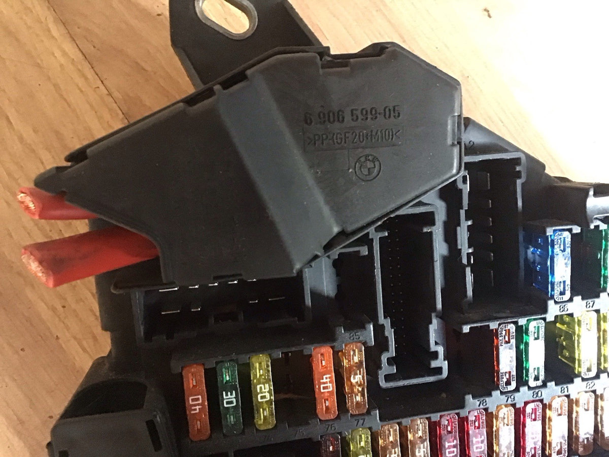 BMW E60 2.5 PETROL FUSE BOX 690659905 2003 20096