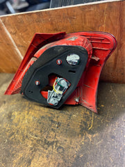 TOYOTA YARIS MK2 PASSENGER'S SIDE N/S REAR LIGHT 2006 20116