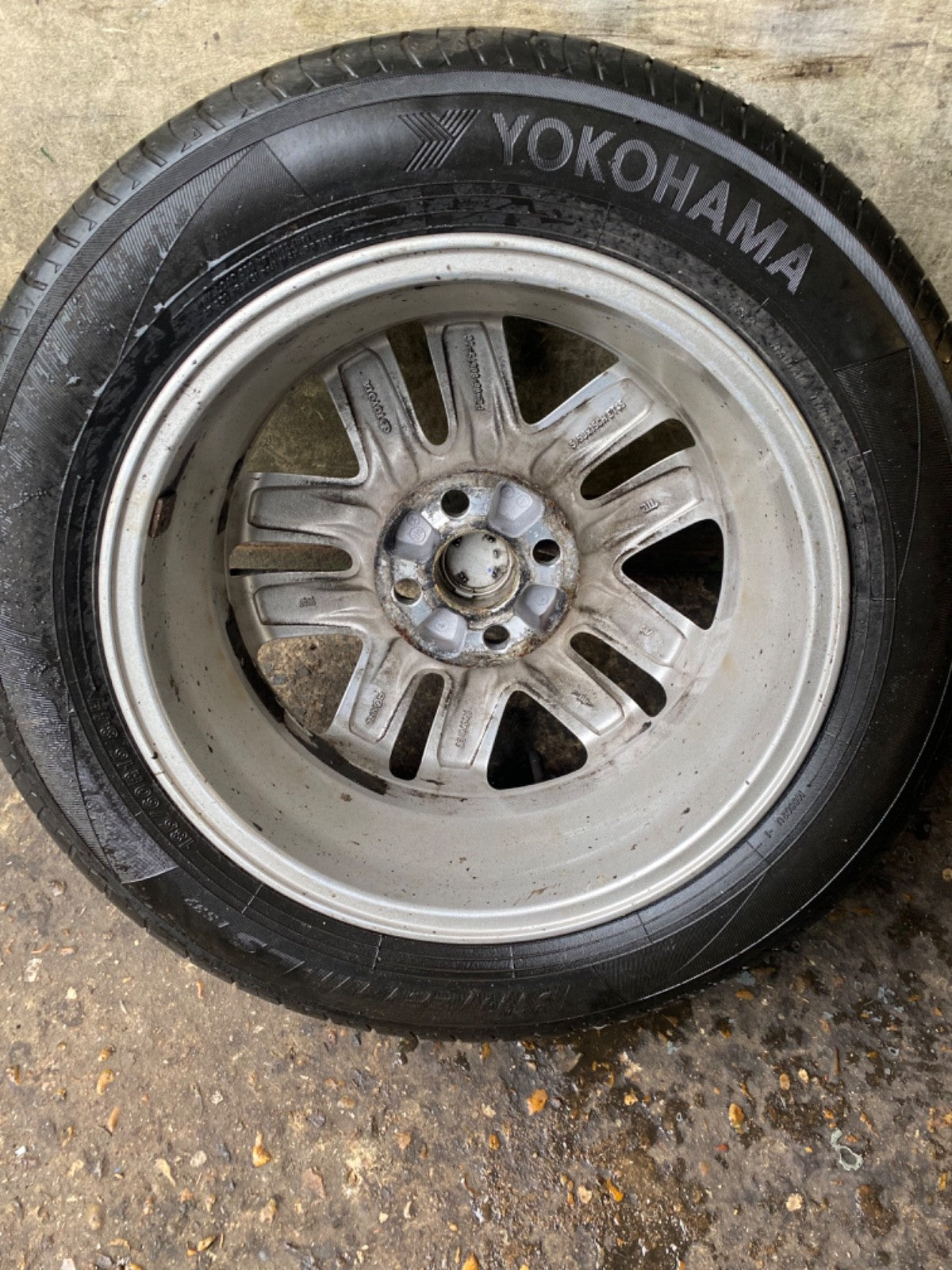 TOYOTA YARIS MK2 ALLOY WHEEL 15'' PZ406 B0675 ZC WITH TYRE 185X60X15 2006 20119