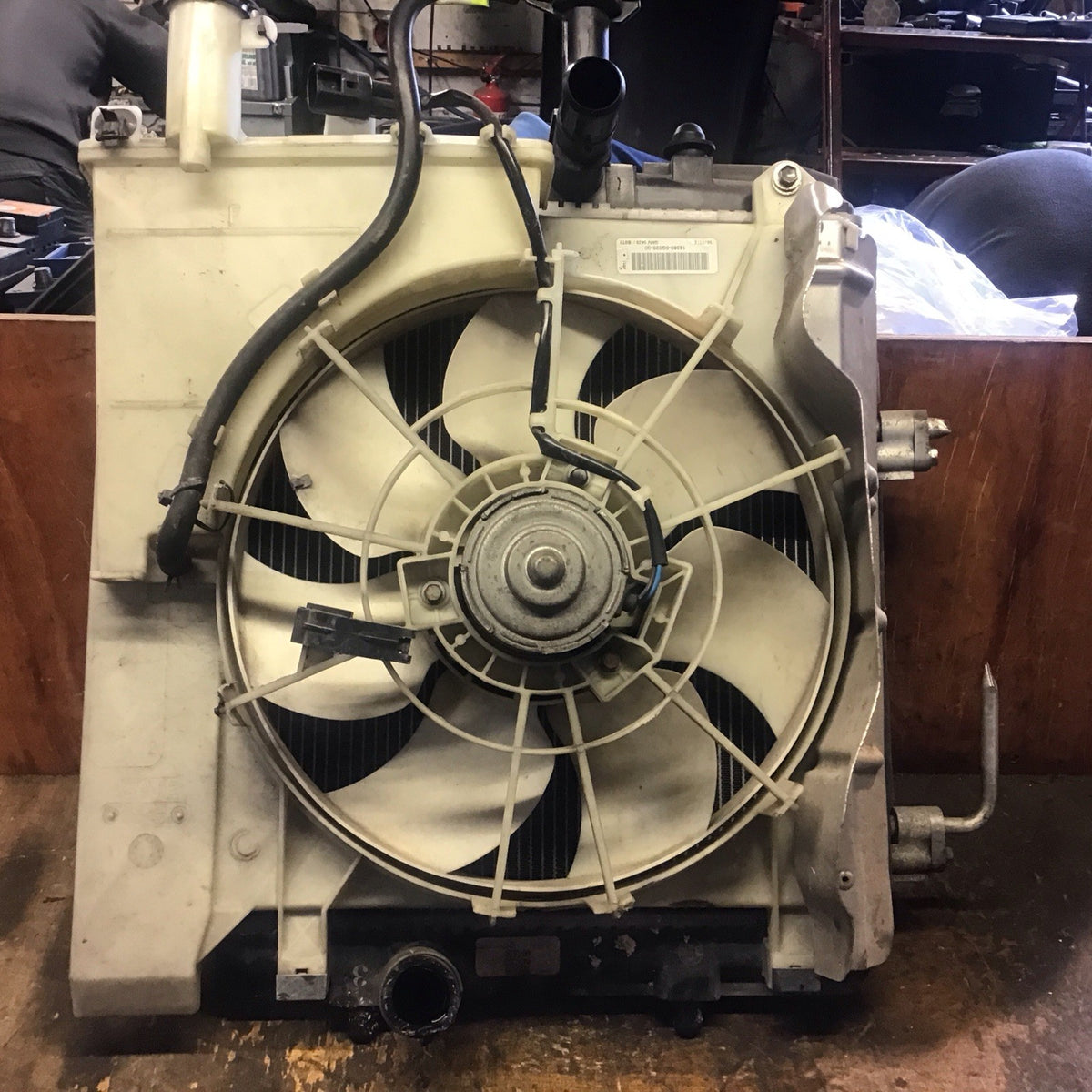 PEUGEOT 107 1.0 PETROL RADIATOR FAN COWLING  16360 0Q020 00 2005 20123
