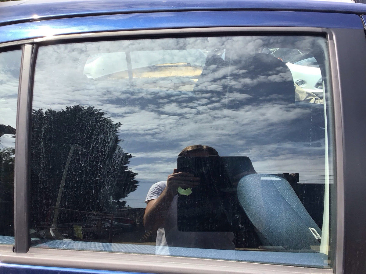 TOYOTA YARIS MK2 DRIVERS SIDE REAR DOOR WINDOW GLASS 5 DOOR 2005 20119