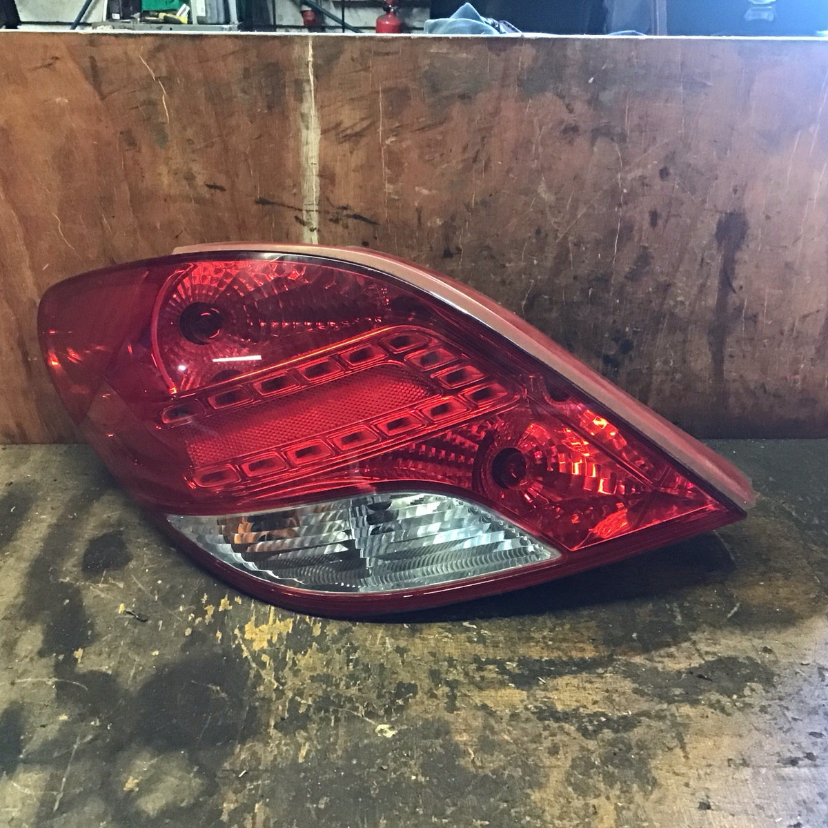 PEUGEOT 207 PASSENGERS SIDE N/S REAR LIGHT  6350HQ 2006 20150