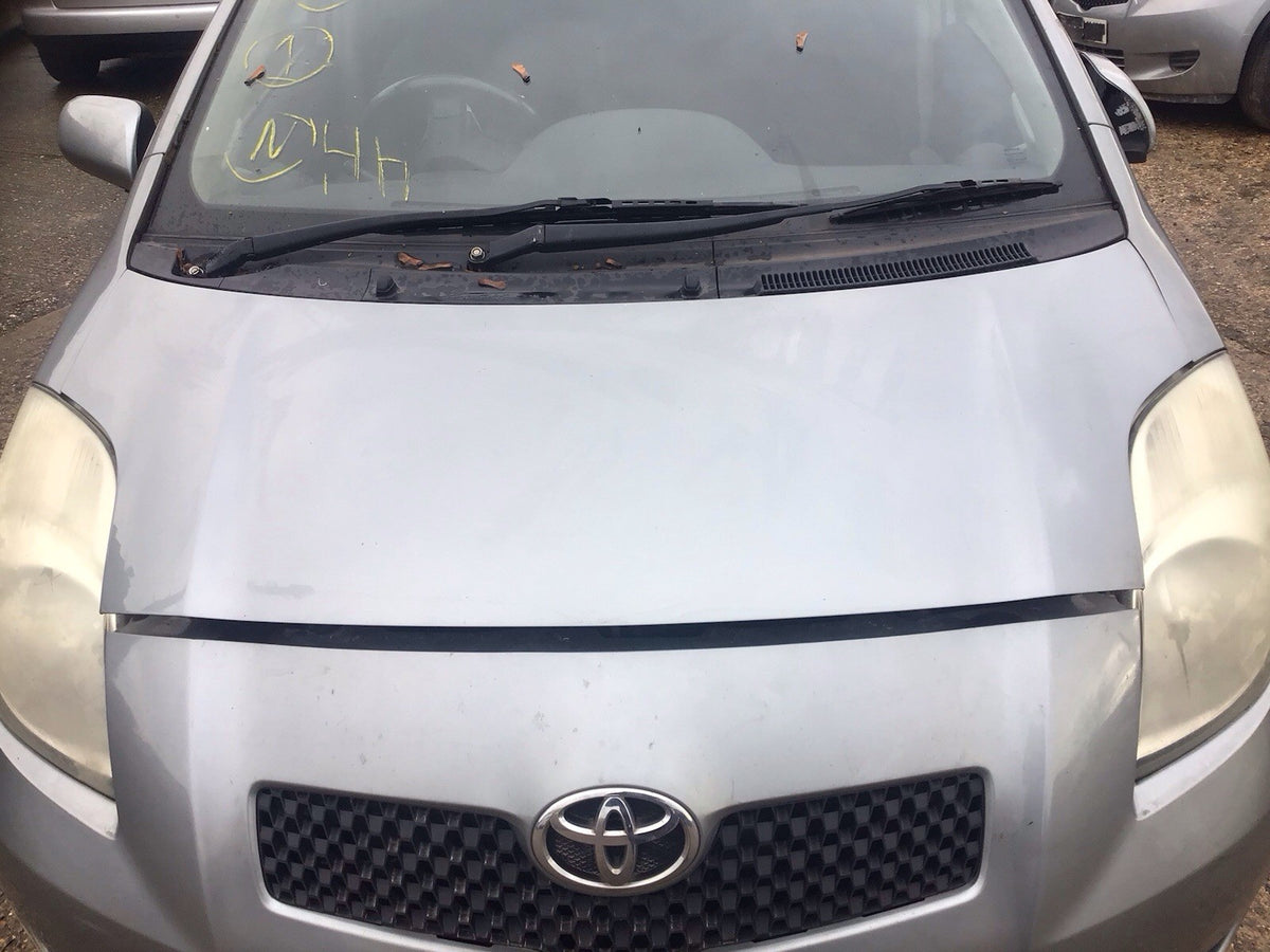 TOYOTA YARIS MK2 BONNET MEDIUM SILVER 1F8 2006 20101
