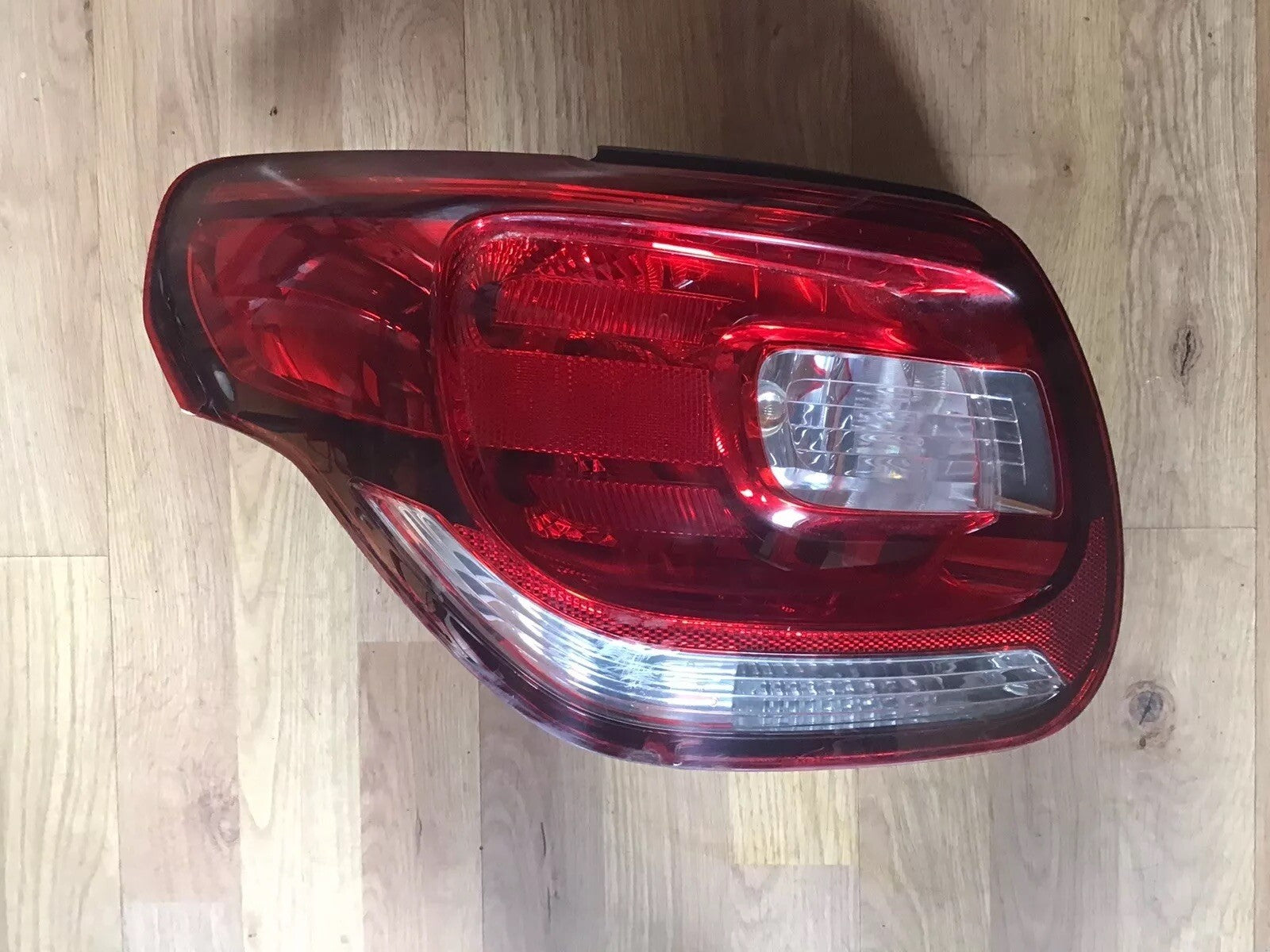 CITROEN DS3 PASSENGER'S SIDE N/S REAR LIGHT 9683116380 2010 20151