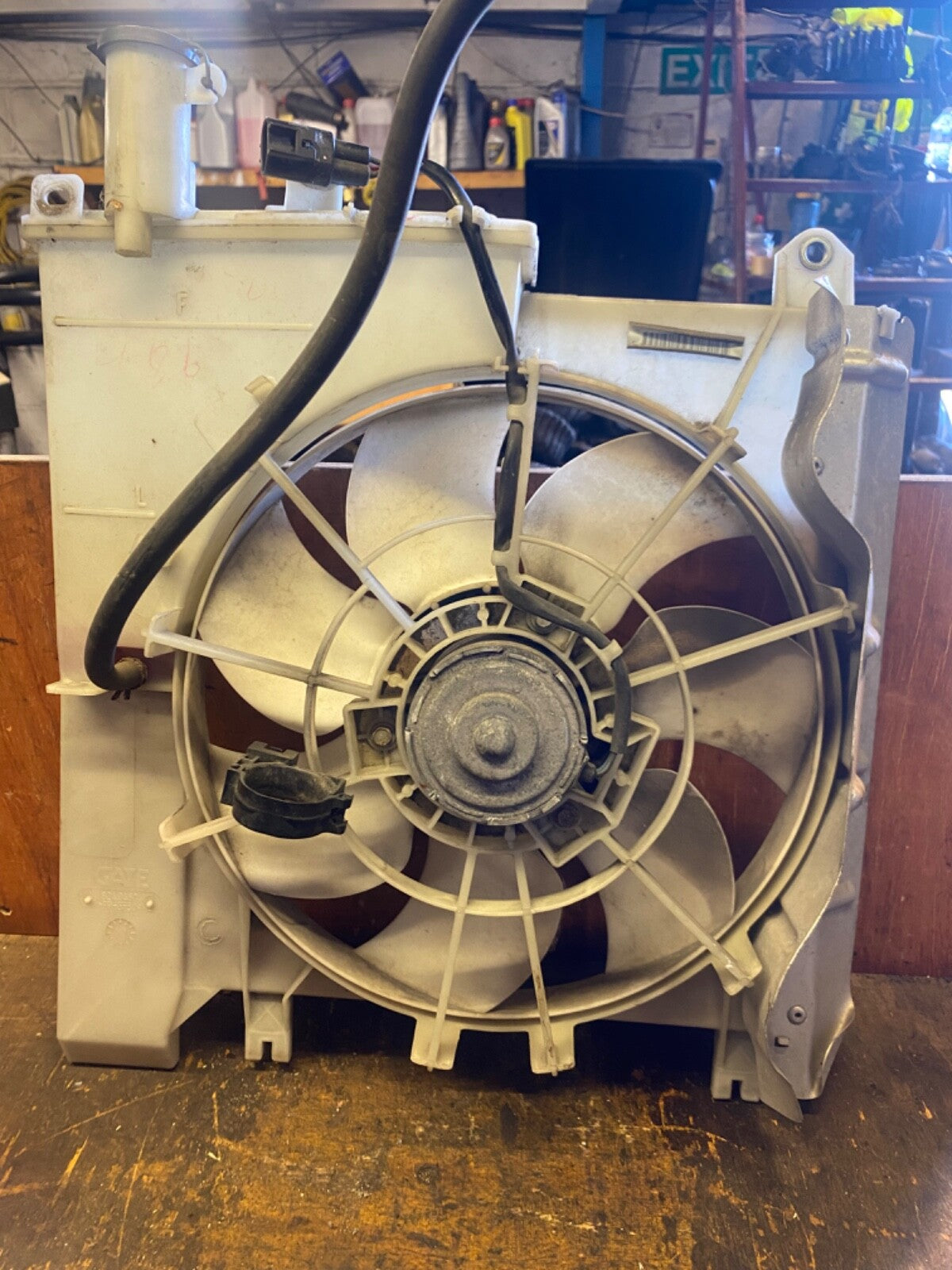 PEUGEOT 107 1.0 PETROL RADIATOR FAN COWLING  16360 0Q020 2005 20132