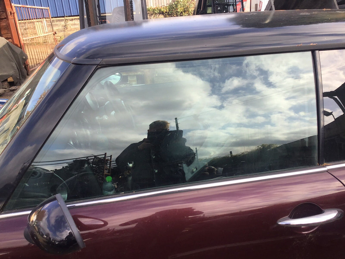MINI COOPER R50 PASSENGER'S SIDE N/S DOOR WINDOW GLASS 2001 20060