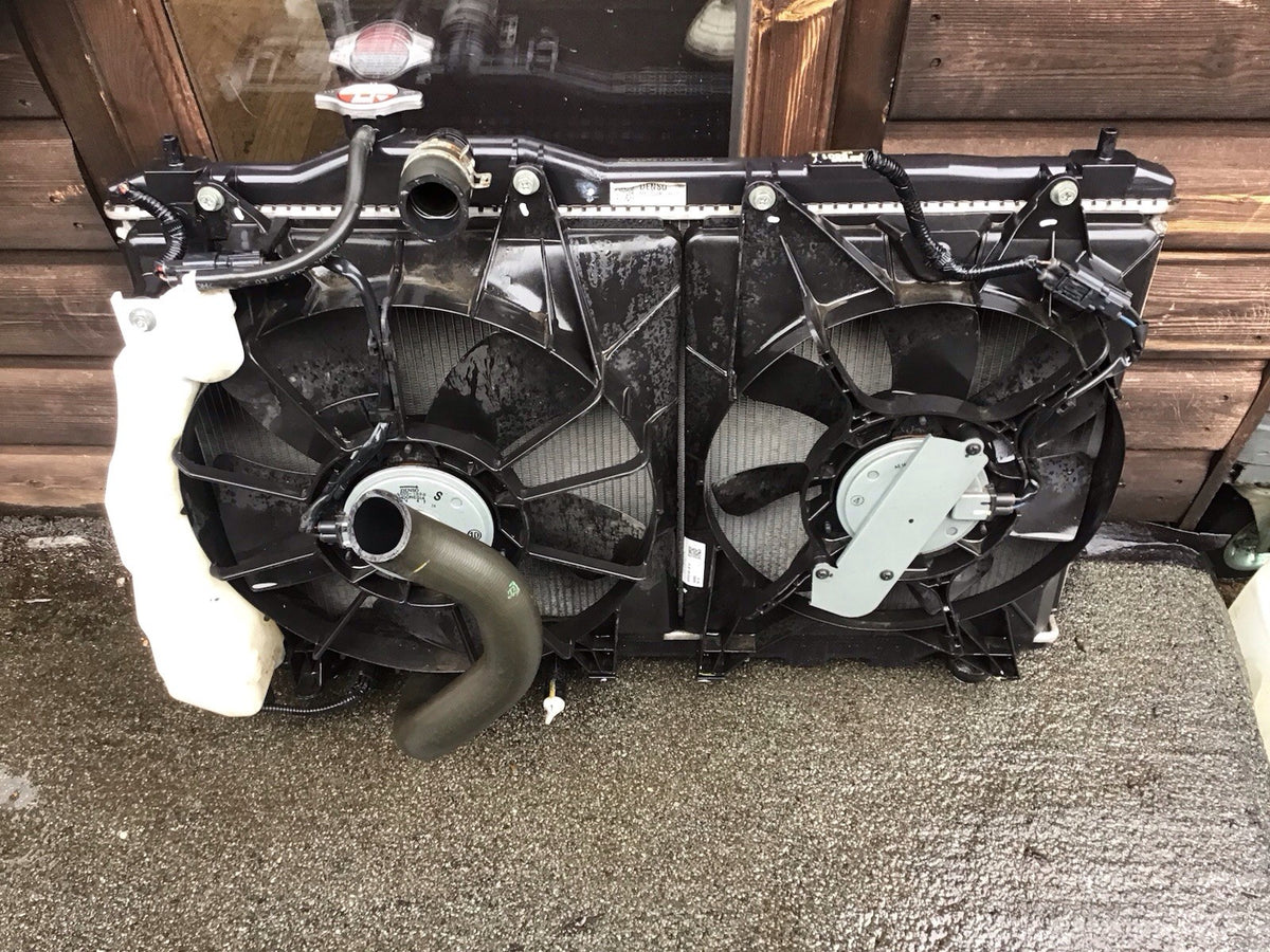 HONDA CIVIC MK9 1.8 PETROL AUTOMATIC RADIATOR FAN RAD PACK 2012 20176
