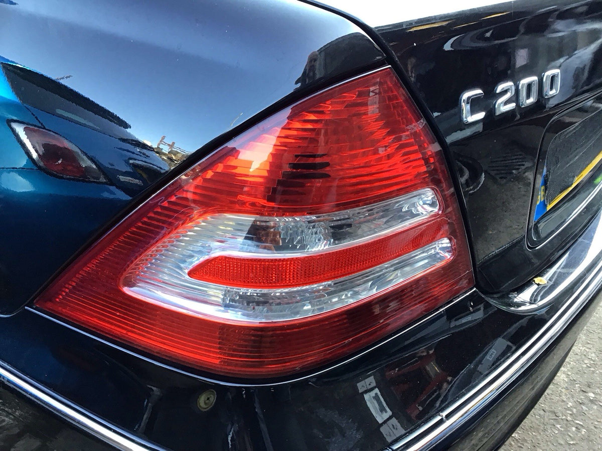 MERCEDES C CLASS W203 PASSENGER'S SIDE N/S REAR LIGHT 2001 20072
