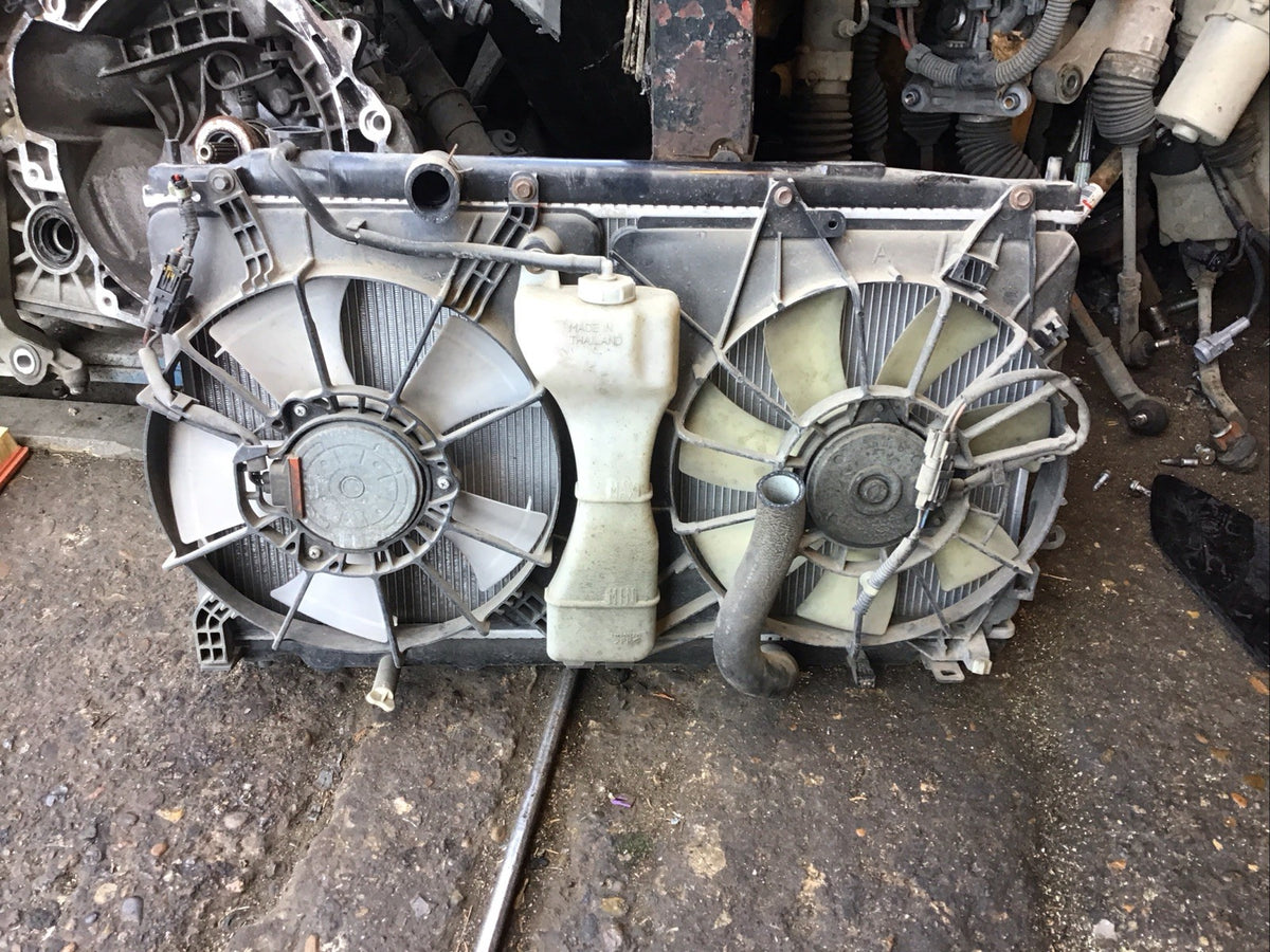 HONDA JAZZ MK3 1.4 PETROL MANUAL RADIATOR FAN COWLING 09 20133