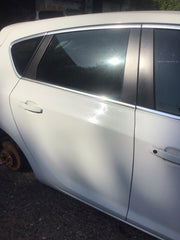 VAUXHALL ASTRA J DRIVER'S SIDE O/S REAR DOOR SUMMIT WHITE Z40R 2010 20148