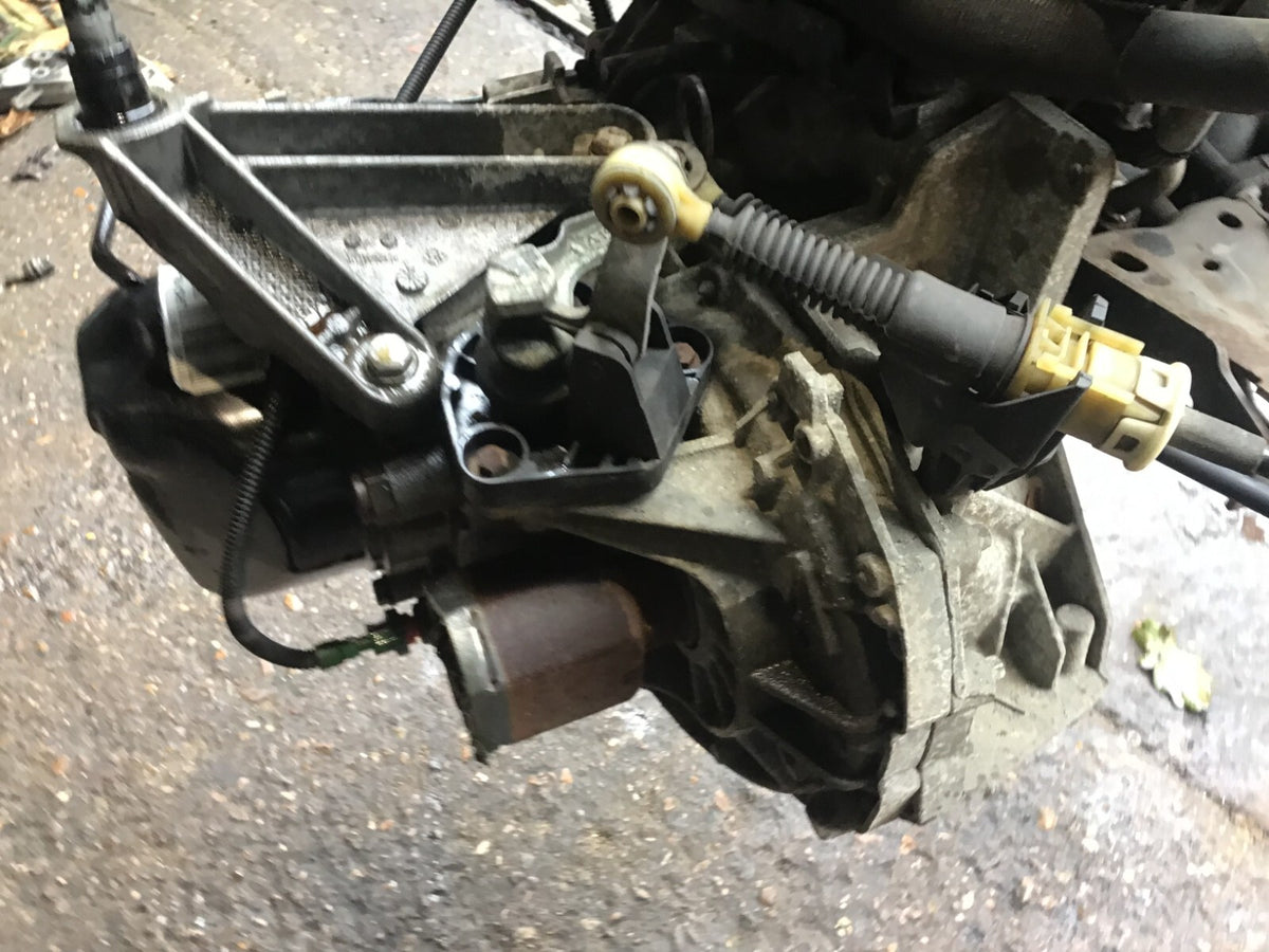 RENAULT CLIO MK3 1.2 TURBO D4F784 5 SPEED MANUAL GEARBOX JH3 184 2006 20124
