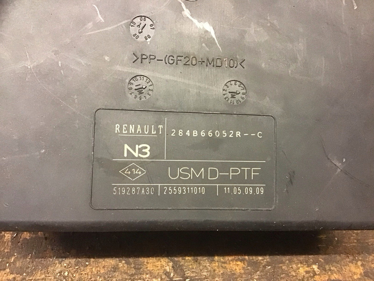 RENAULT LAGUNA  FUSE BOX  284B660522R 2003 20104