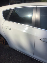 VAUXHALL ASTRA J DRIVER'S SIDE O/S REAR DOOR SUMMIT WHITE Z40R 2010 20147