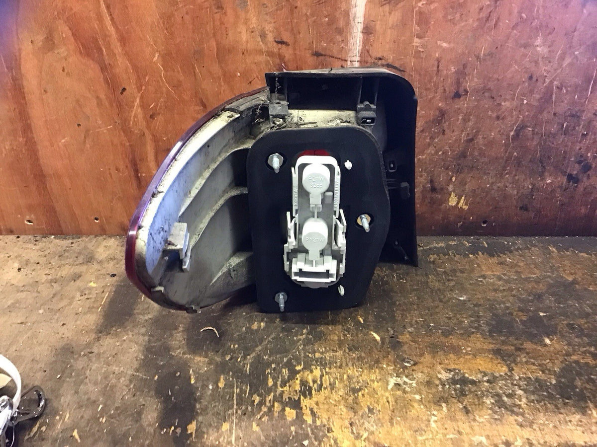 MERCEDES B CLASS W245 DRIVER'S SIDE O/S REAR LIGHT (OUTER) A169820 2005 20126